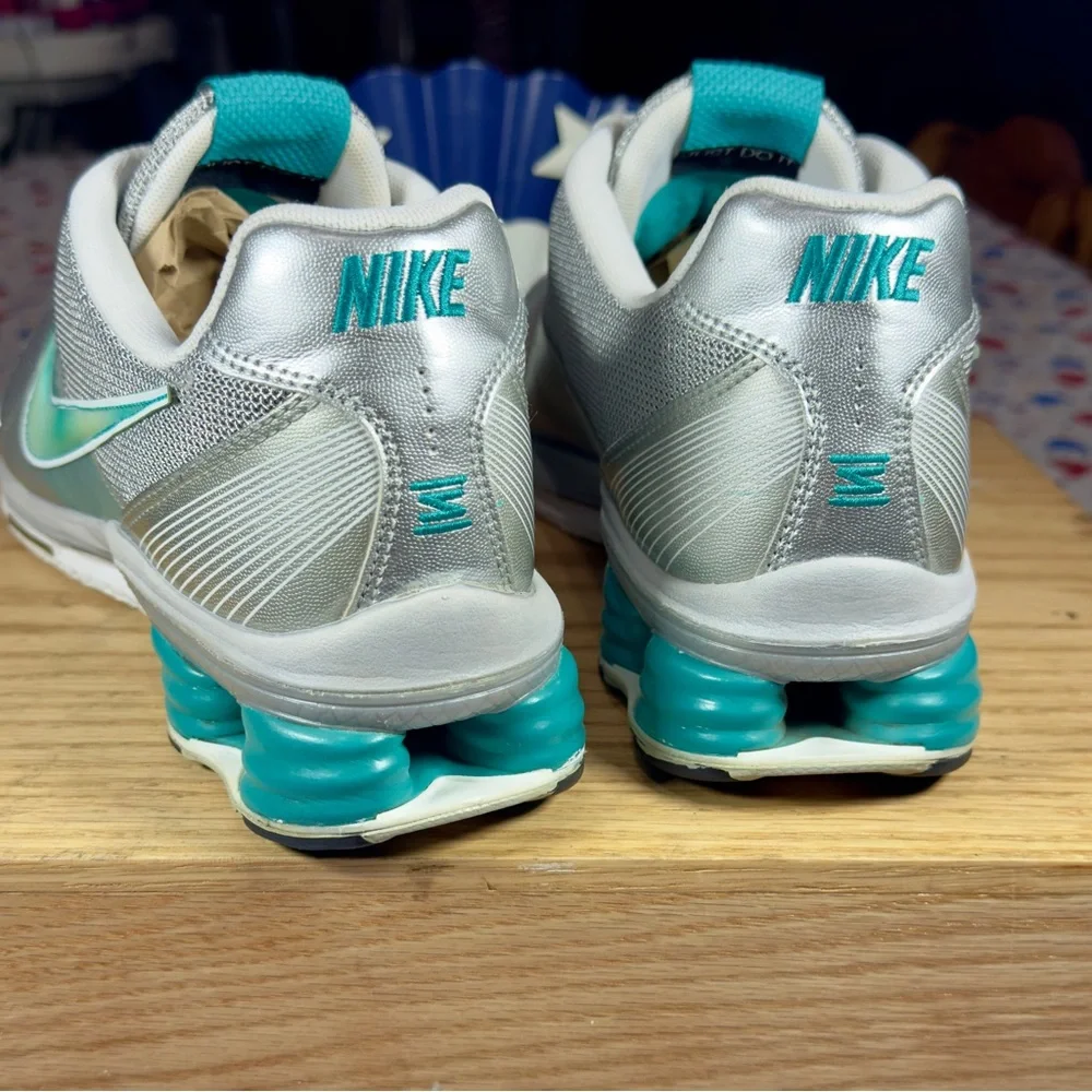 Nike Women's shox Running Shoes size 12